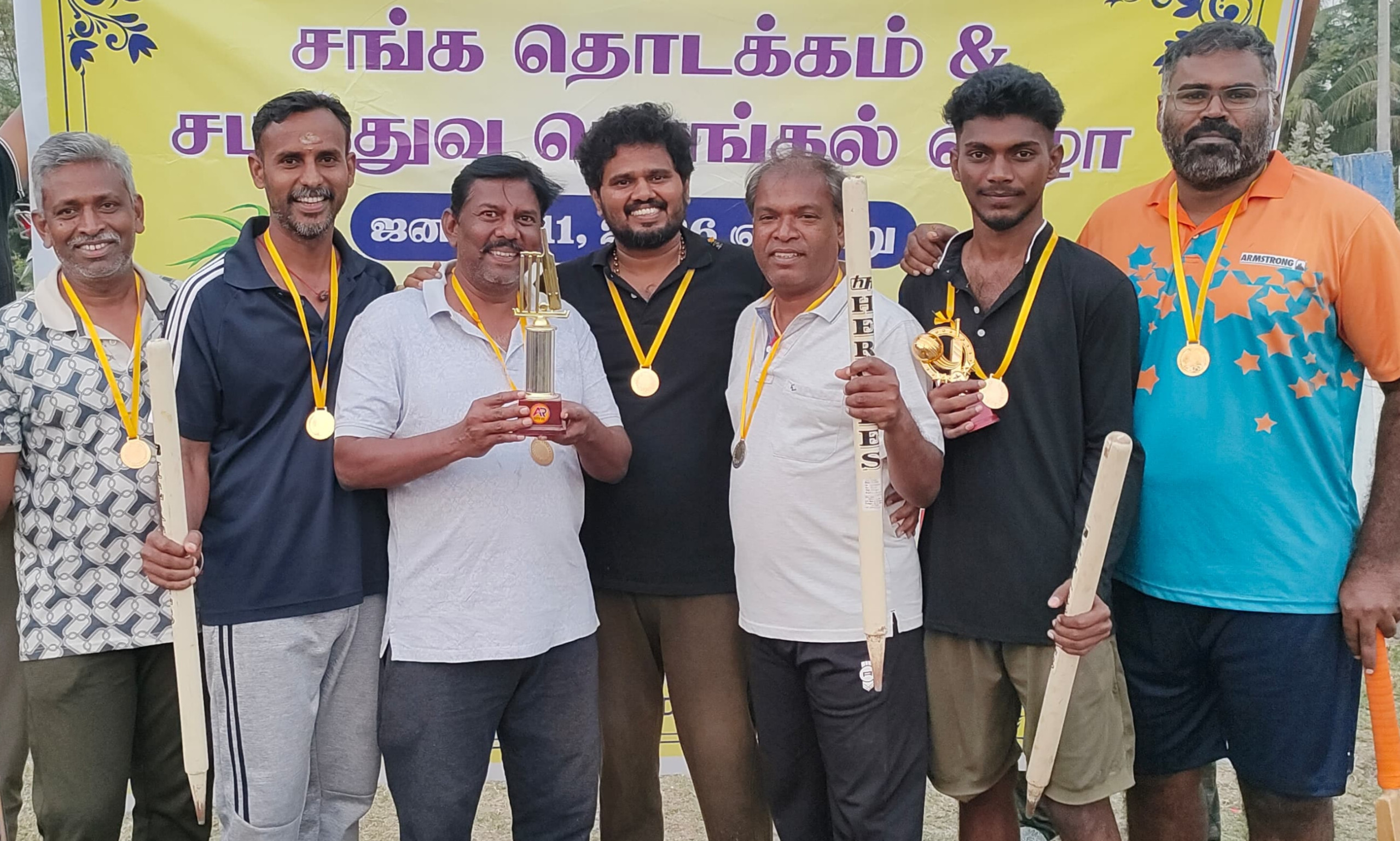 கோவில் பாப்பாகுடி ஏ.ஆர்., சிட்டியில் முத்தரப்பு பொங்கல் 'டி-10 கிரிக்கெட்'
