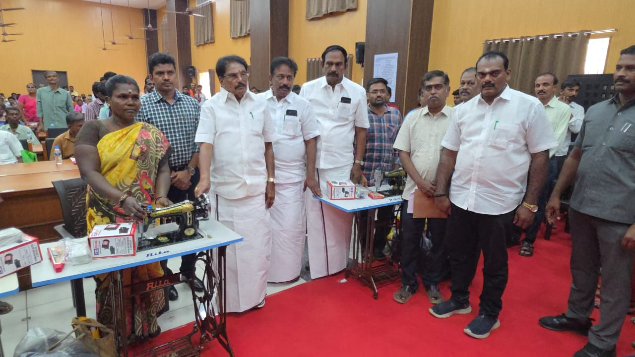 மாற்றுத்திறனாளிகள் தினம்.. நலத்திட்ட உதவிகள் வழங்கிய அமைச்சர்...!!!!