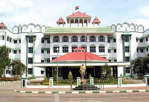 சாதிய பாகுபாடு ஏதும் கடைப்பிடிக்கப்படுவதில்லை...! நீதிபதிகள் பாராட்டு...!