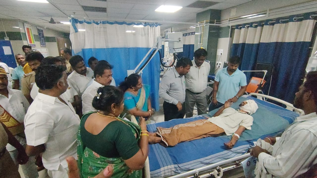 சிறுமலை வாகன விபத்து..! நிவாரண பொருள் வழங்கல்...!!!