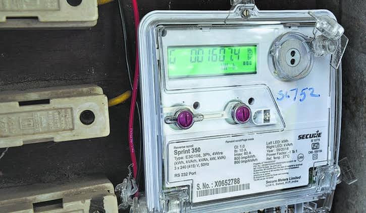 மின் தடை..! மின் ஊழியர்களுக்கு பாராட்டு..!