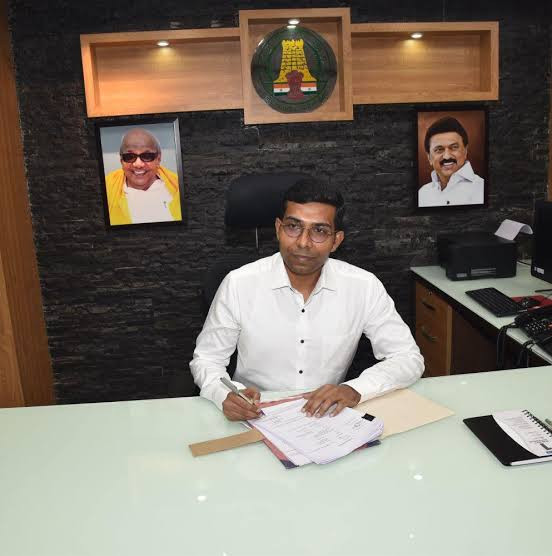 தமிழ் பெயர் கட்டாயம்...! மாவட்ட ஆட்சியர் அதிரடி உத்தரவு...! 