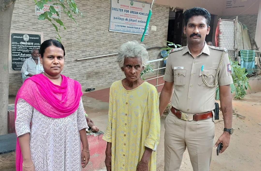 ஆதரவின்றி சுற்றித் திரிந்த மூதாட்டி....! காவலர் செய்த செயல்....! காவலருக்கு குவியும் பாராட்டு....! 