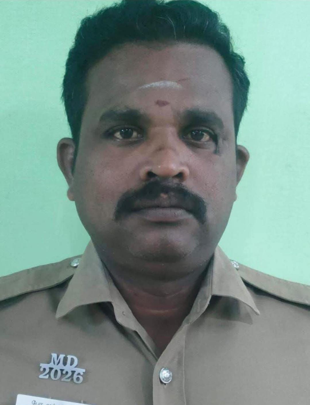 மதுக்கடையில் தகராறு - போலீஸ் அடித்து கொலை :