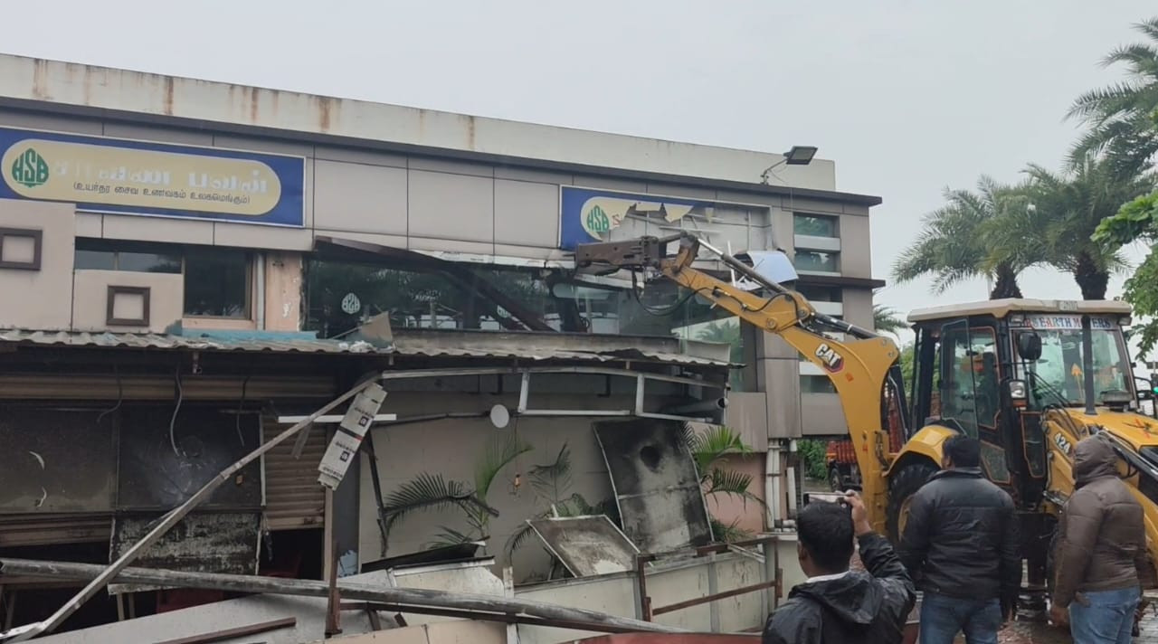 ரூ.300 கோடி மதிப்புள்ள 15 நிலம் மீட்பு....! சரவணபவன் ஹோட்டலுக்கு சீல்..!