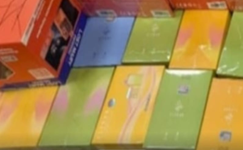 70 லட்சம் ரூபாய் மதிப்புள்ள இ-சிகரெட்டுகள்...! சுங்கத்துறை பறிமுதல்...!