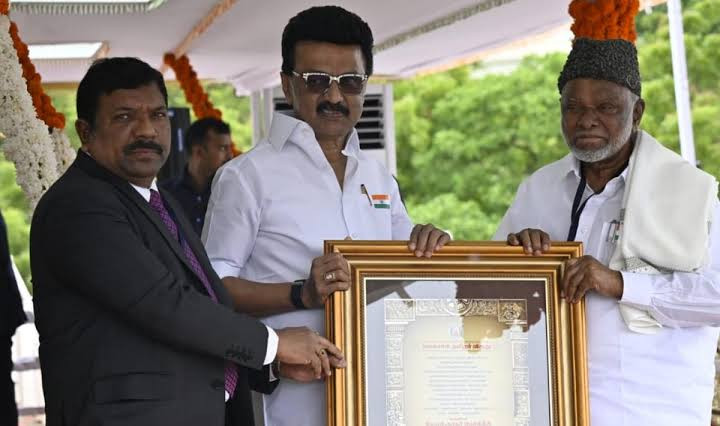 தகைசால் விருது....! கௌரவித்த முதல்வர்...! மக்கள் பெரும் வரவேற்பு....!