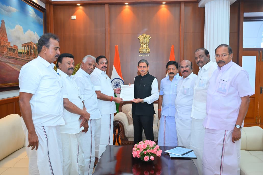 திமுக ஆட்சியில் ஊழல் - ஆளுநரிடம் எடப்பாடி மனு ;