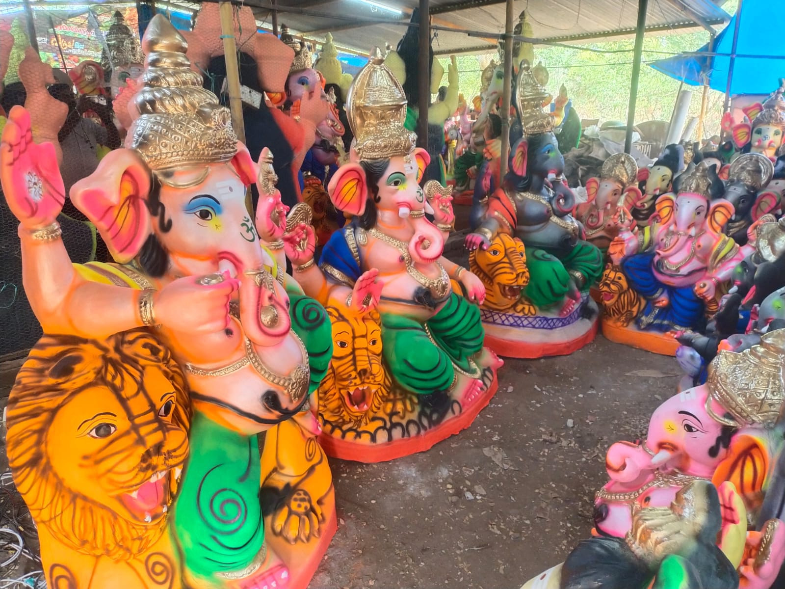 சுற்றுச்சூழலுக்கு உகந்த சிலைகள் தயாரிக்கும் பணி மும்முரம்...! மக்களிடம் வரவேற்பு...!