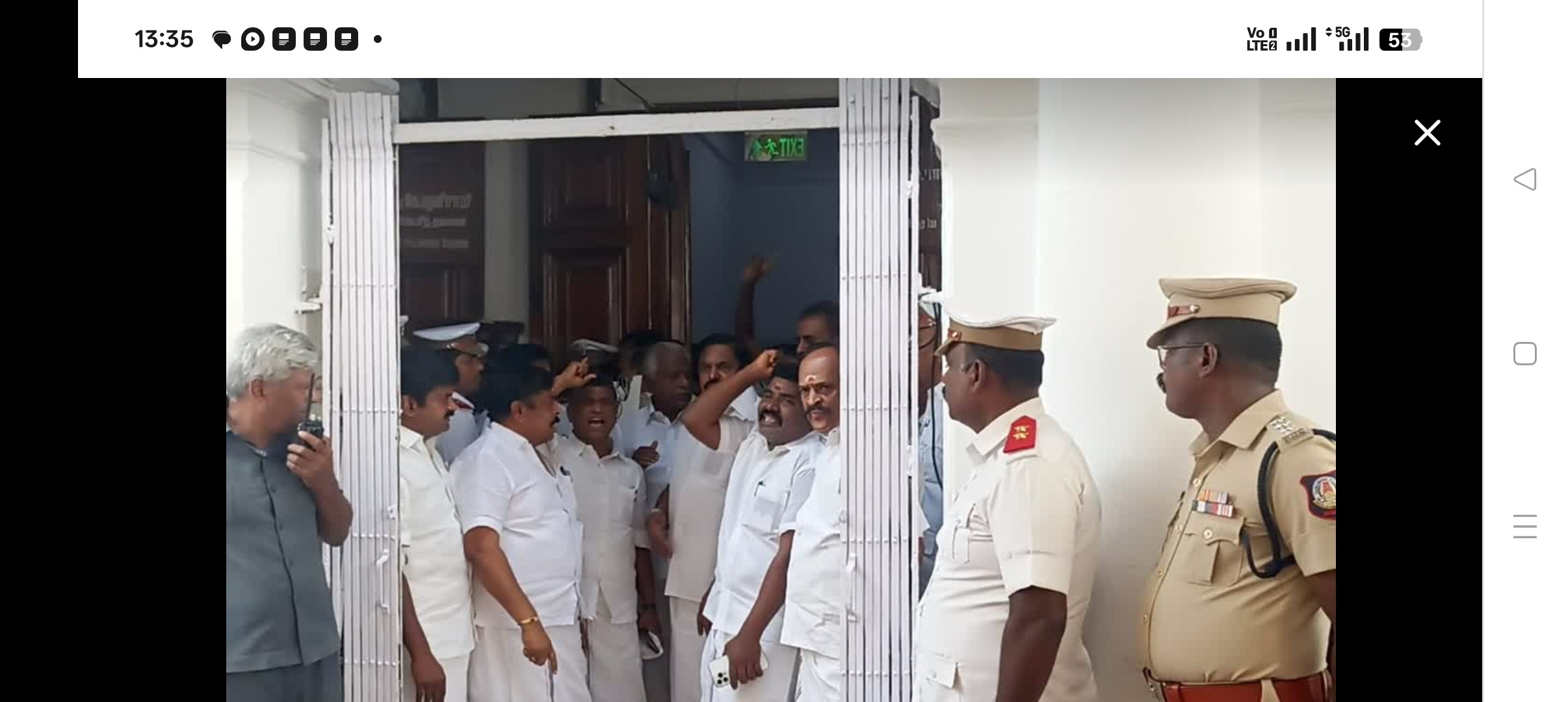 சட்டசபையில் அமளி -அதிமுக எம்எல்ஏக்கள் சஸ்பெண்ட் :