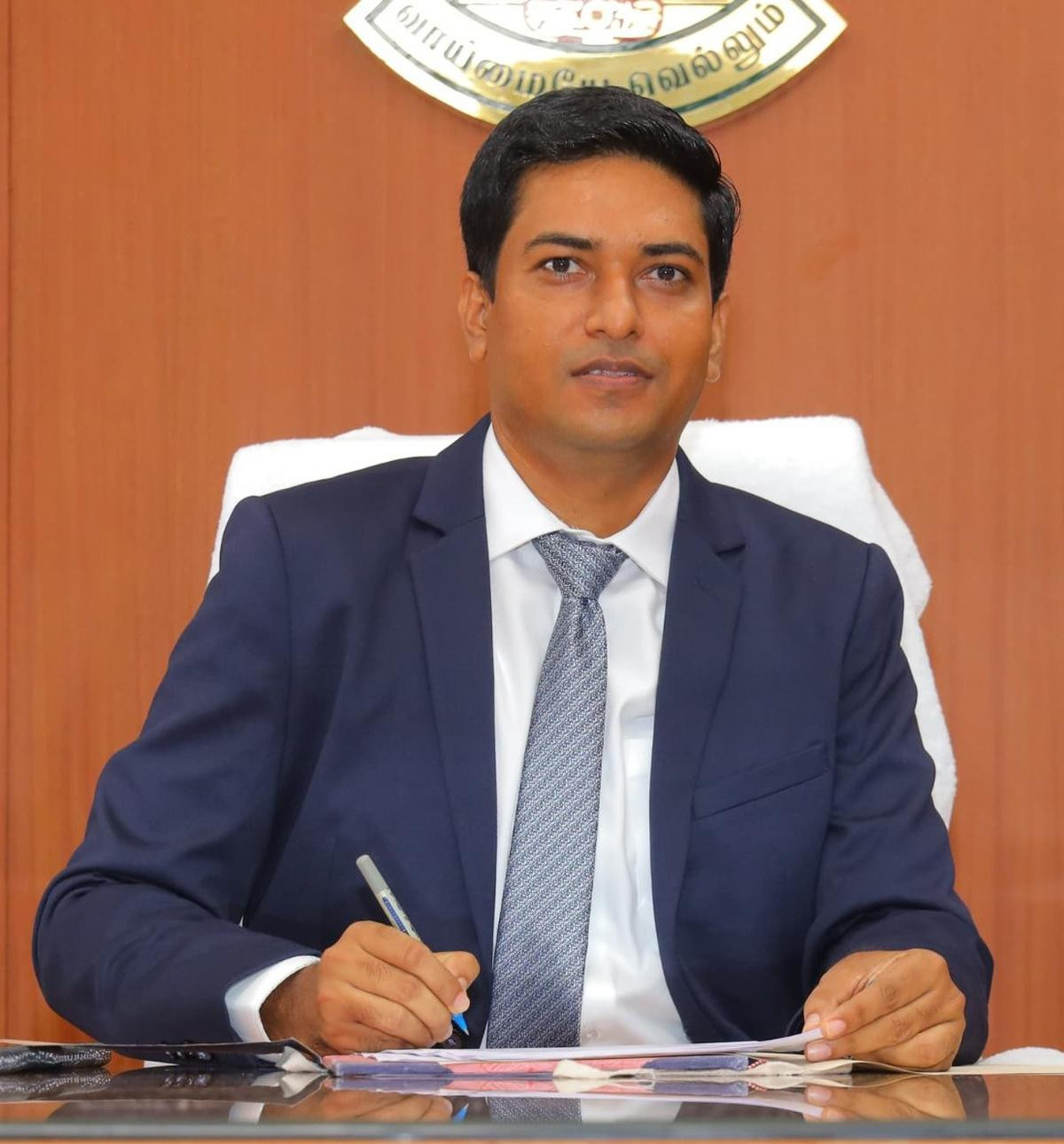 தினக்கூலி பணியாளர்களுக்கு ஊதிய  நிர்ணயம்...! கலெக்டர் மனிஸ் நாரணவரே உத்தரவு..!