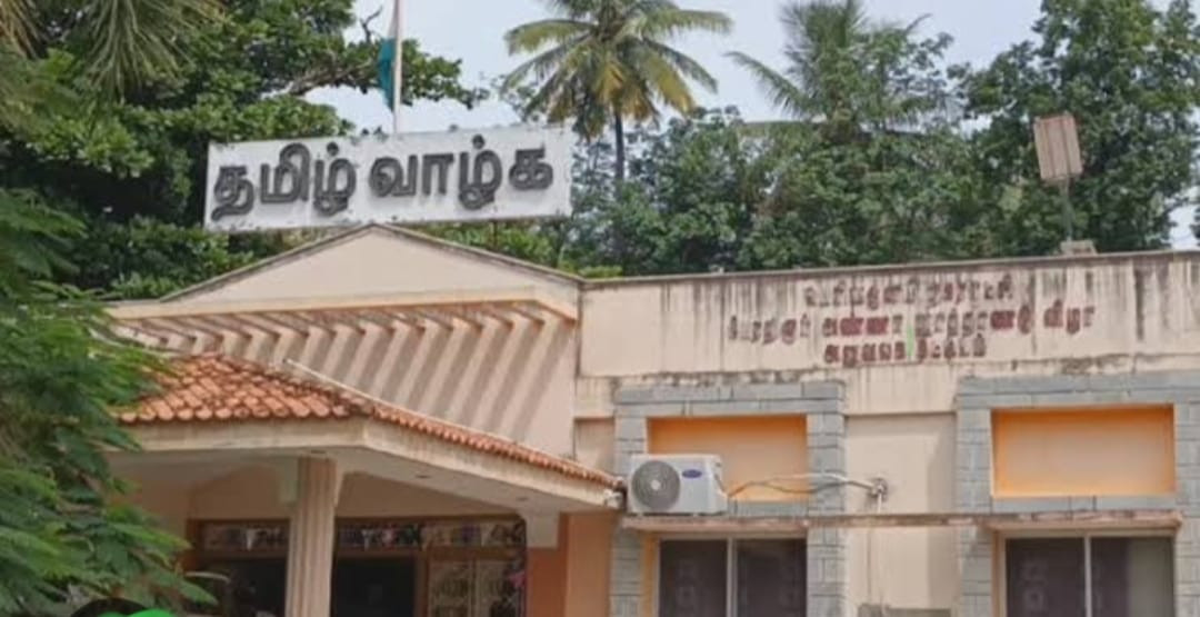 குடிநீர் விநியோகம்...! அவதிப்படும் மக்கள்...! கண்டுகொள்ளாத நகராட்சி...!