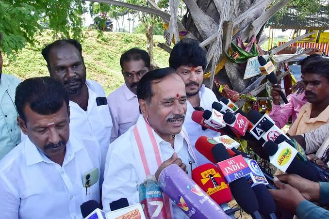 மக்களை திசை திருப்ப வேண்டாம்..! அமைச்சருக்கு ஹெச். ராஜா பதிலடி...!