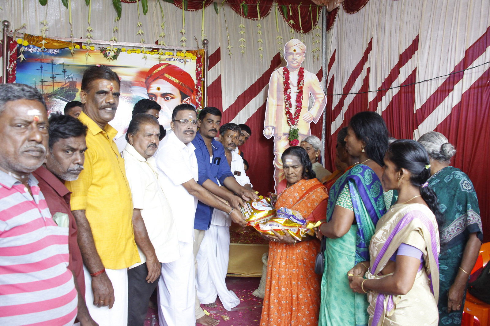 ராமேஸ்வரத்தில் வ உ சி நினைவு நாளில் நலத்திட்ட உதவிகள் வழங்கல்...!!?