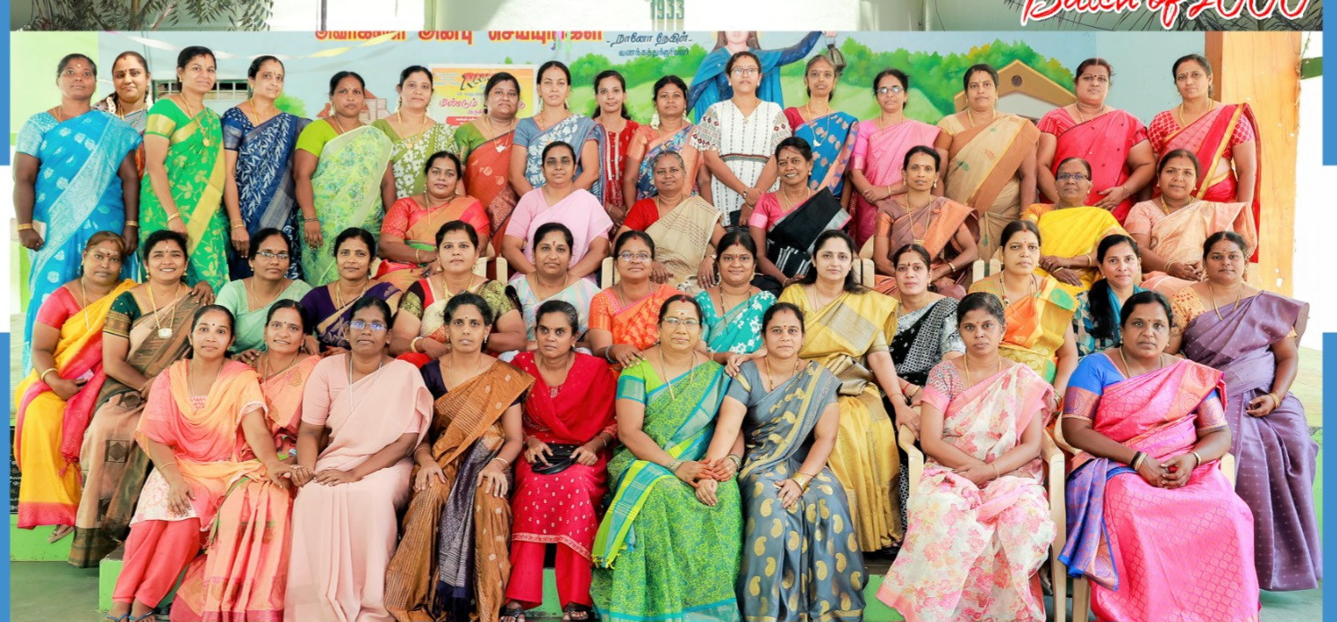 தேனீயாய் தேனி   தேடி வந்த முன்னாள் மாணவிகள்....!!!!