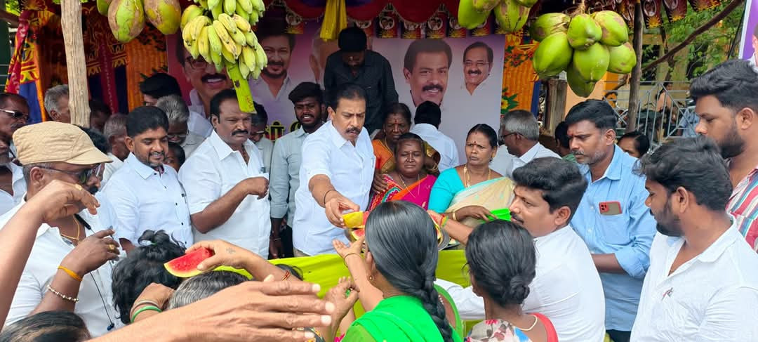 வடக்கு ஒன்றிய திமுக சார்பில் நீர்மோர் பந்தல்....! மக்கள் மகிழ்ச்சி....!