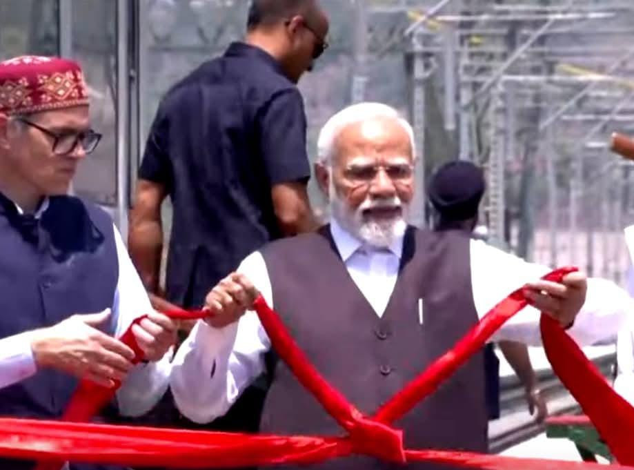 உலகளவில் பிரதமருக்கு குவியும் பாராட்டுக்கள்...! எதுக்கு தெரியுமா...?