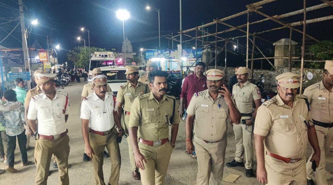 சினிமாவை மிஞ்சிய...! பயணிகள் பாதுகாப்பு..! எஸ்.பி. ஸ்டாலின் 3-வது நாளாக அதிரடி..! மக்கள் வரவேற்பு...!