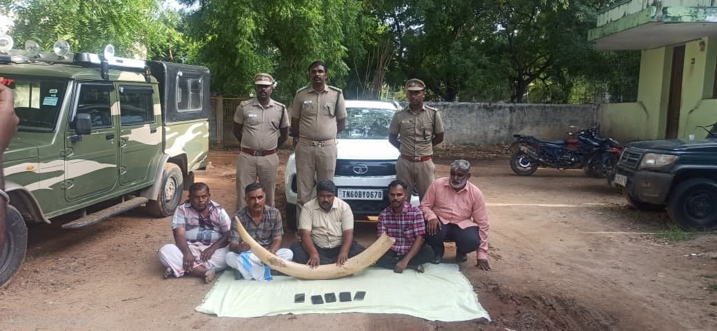மதுரையில் பயங்கரம்...! சட்டவிரோதமாக விற்க முயன்ற 5 பேர் கைது...! 