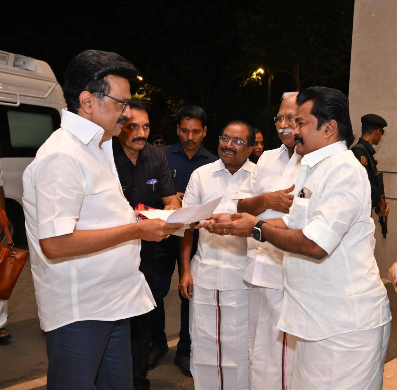 10 ஆண்டு கால காத்திருப்பு...! உருக்கமான கோரிக்கை...! 