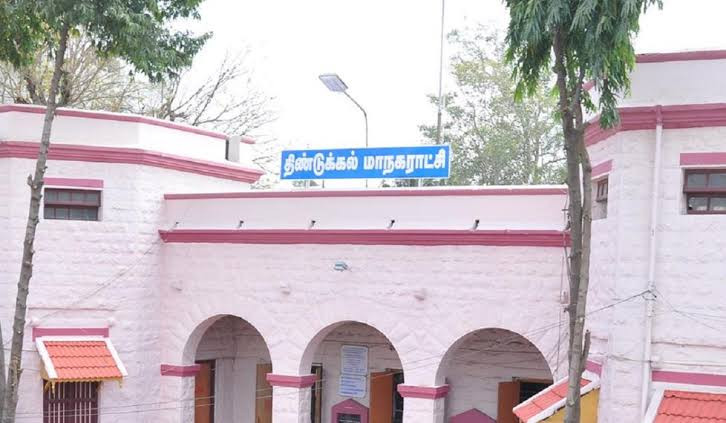 ஒருவர் வரி கட்டிமுடிக்க ஒரு மணி நேரம் ஆகிறது....! மாமன்ற உறுப்பினர் ஜி.தனபாலன் குற்றச்சாட்டு....!
