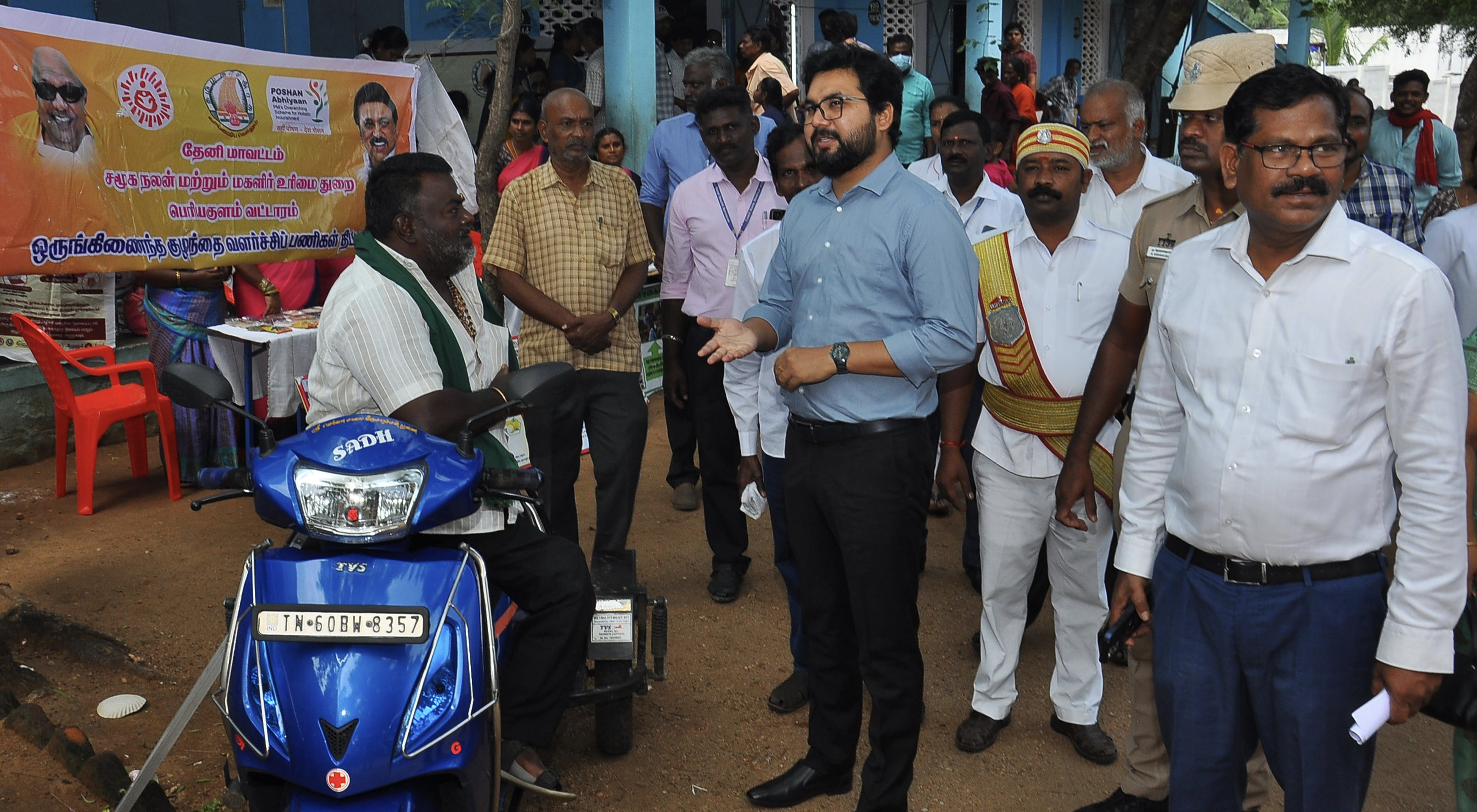 நலம் காக்கும் ஸ்டாலின் திட்டம்...!!! கலெக்டர் ரஞ்சித் சிங் நலத்திட்ட உதவிகள் வழங்கல்...!!!