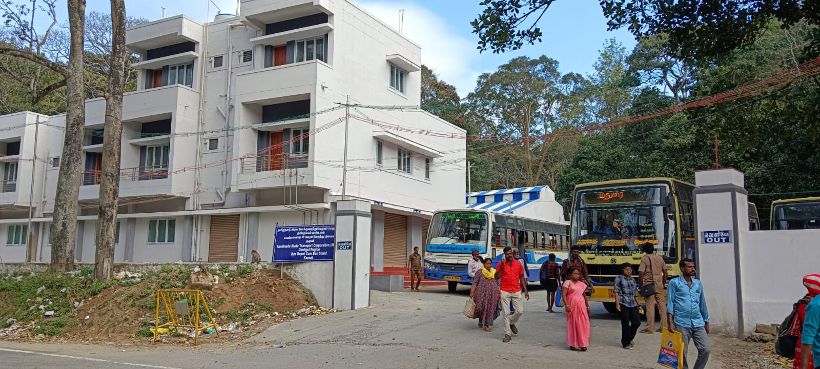 குமுளி பஸ் ஸ்டாண்ட் பயன்பாட்டிற்கு கொண்டு வருவதில் சிக்கல்....!!! மாவட்ட நிர்வாகம் உரிய நடவடிக்கை எடுக்க வேண்டும்...!!!