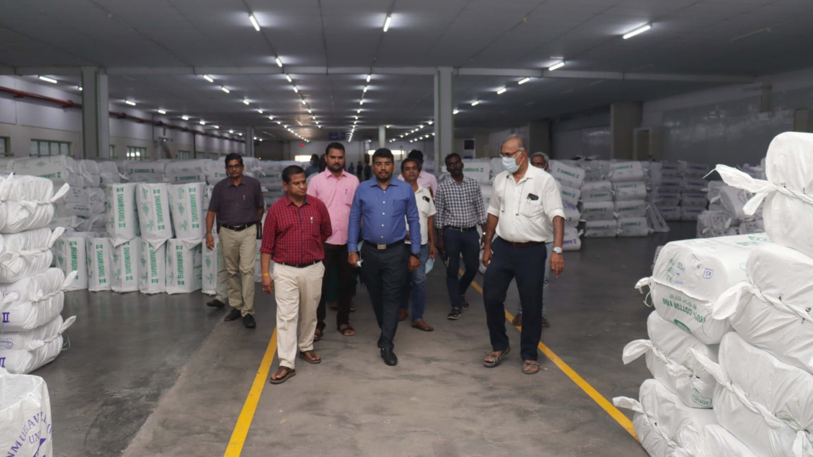 கலெக்டர் திடீர் ஆய்வு...! தொழிலாளர்களிடம் தனித்தனியாக விசாரணை...!