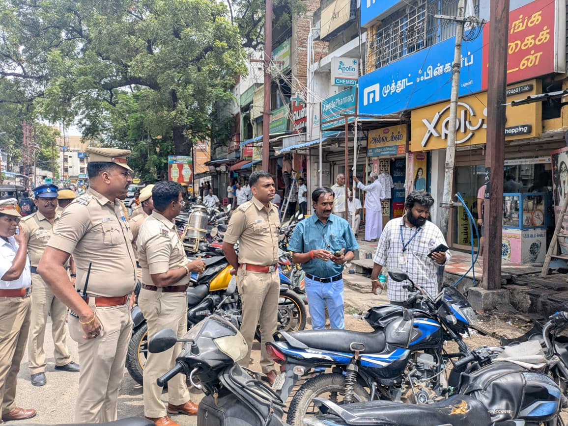 பழனியில் ஆக்கிரமிப்புகள் அகற்றம்...! சமூக ஆர்வலர்கள் வரவேற்பு...!