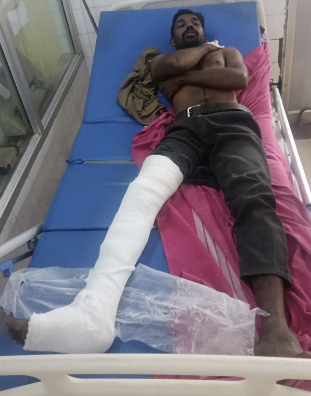 குழந்தையை கடத்தியவருக்கு காலில் எலும்பு முறிவு....!!!