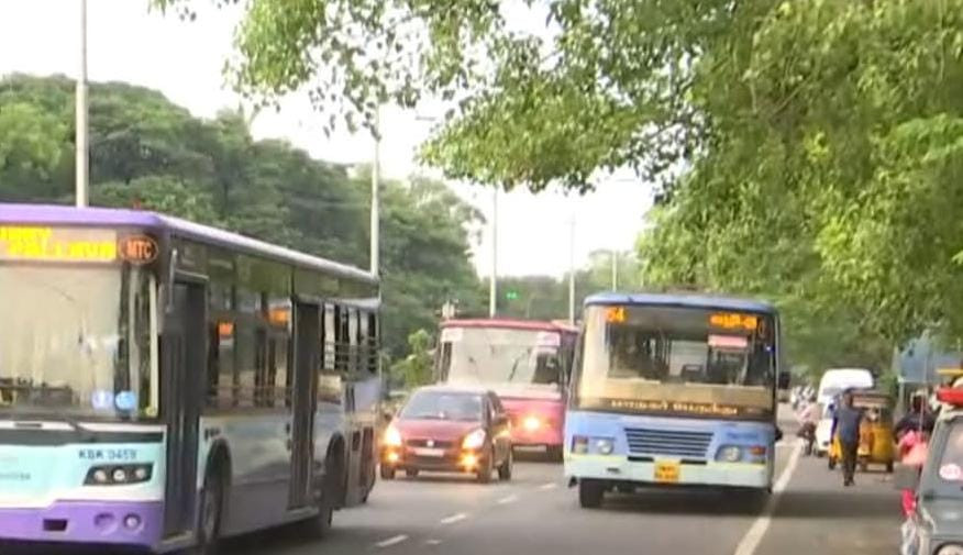 வேலைநிறுத்தப் போராட்டம்..! பேருந்துகள், ஆட்டோக்கள் வழக்கம்போல் இயக்கம்..!