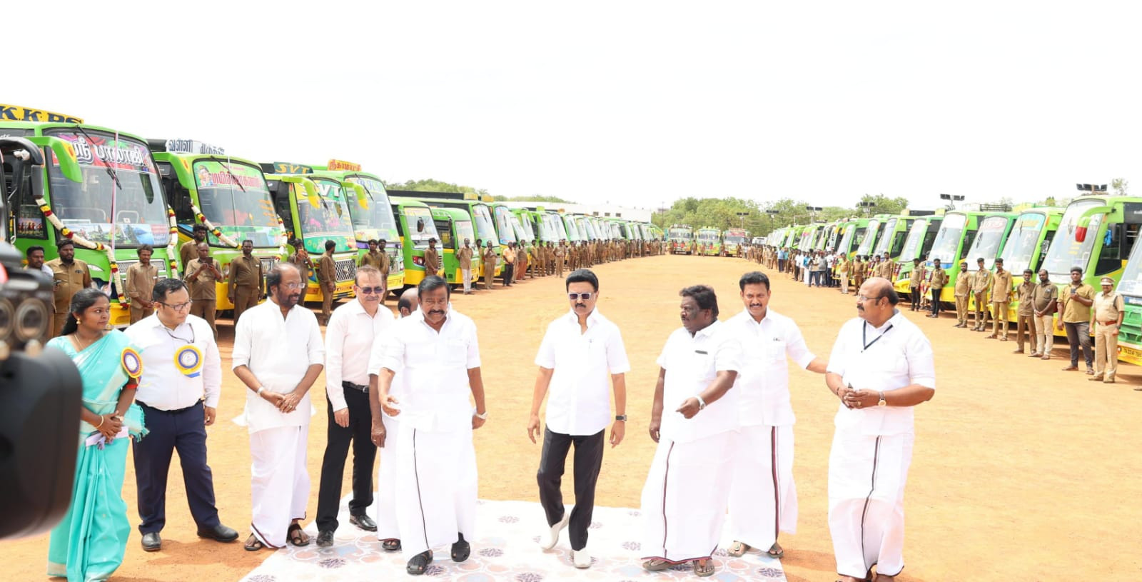 தஞ்சையில் முதல்வர்...! புதிய சேவைத் தொடக்கம்...! திரளாக திரண்ட தொண்டர்கள்...!