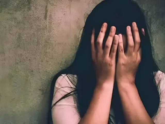சிறுமியை கர்ப்பமாக்கிய வாலிபர்...! போலீஸ் தீவிர தேடுதல் வேட்டை...!