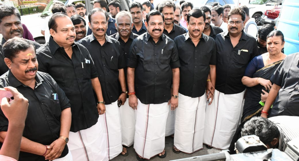 2 வது நாளாக கருப்பு சட்டை...! சட்டசபையில் பரபரப்பு...!