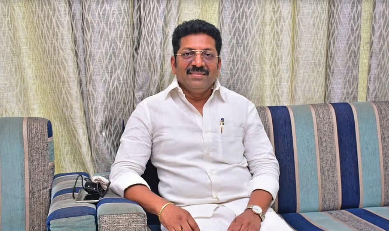 மதுரை வடக்கு - டஃப் கொடுக்கும் டாக்டர்  சரவணன்  - திணறும் திமுக.!