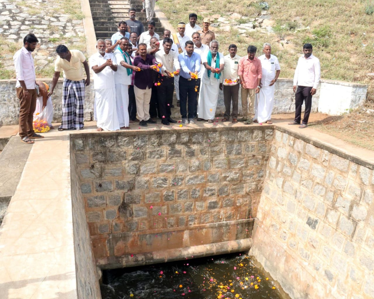 விவசாயிகளின் கோரிக்கையை நிறைவேற்றிய கலெக்டர்...! மகிழ்ச்சியில் விவசாயிகள்...!