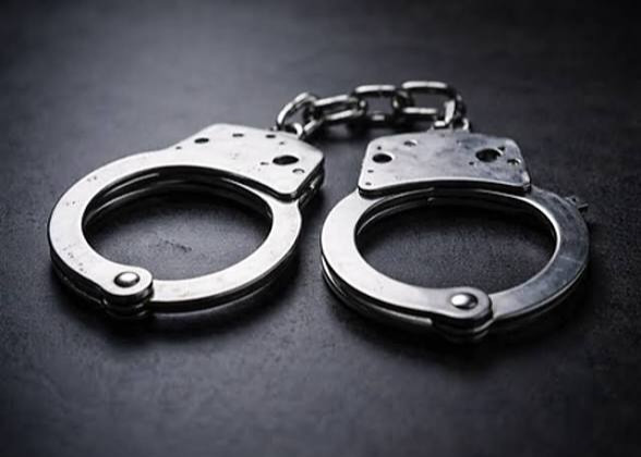 திண்டுக்கல்லில் பரபரப்பு...! கொலை வழக்கில் சாட்சி சொல்வதில் மோதல்...! 2 பேர் கைது...!