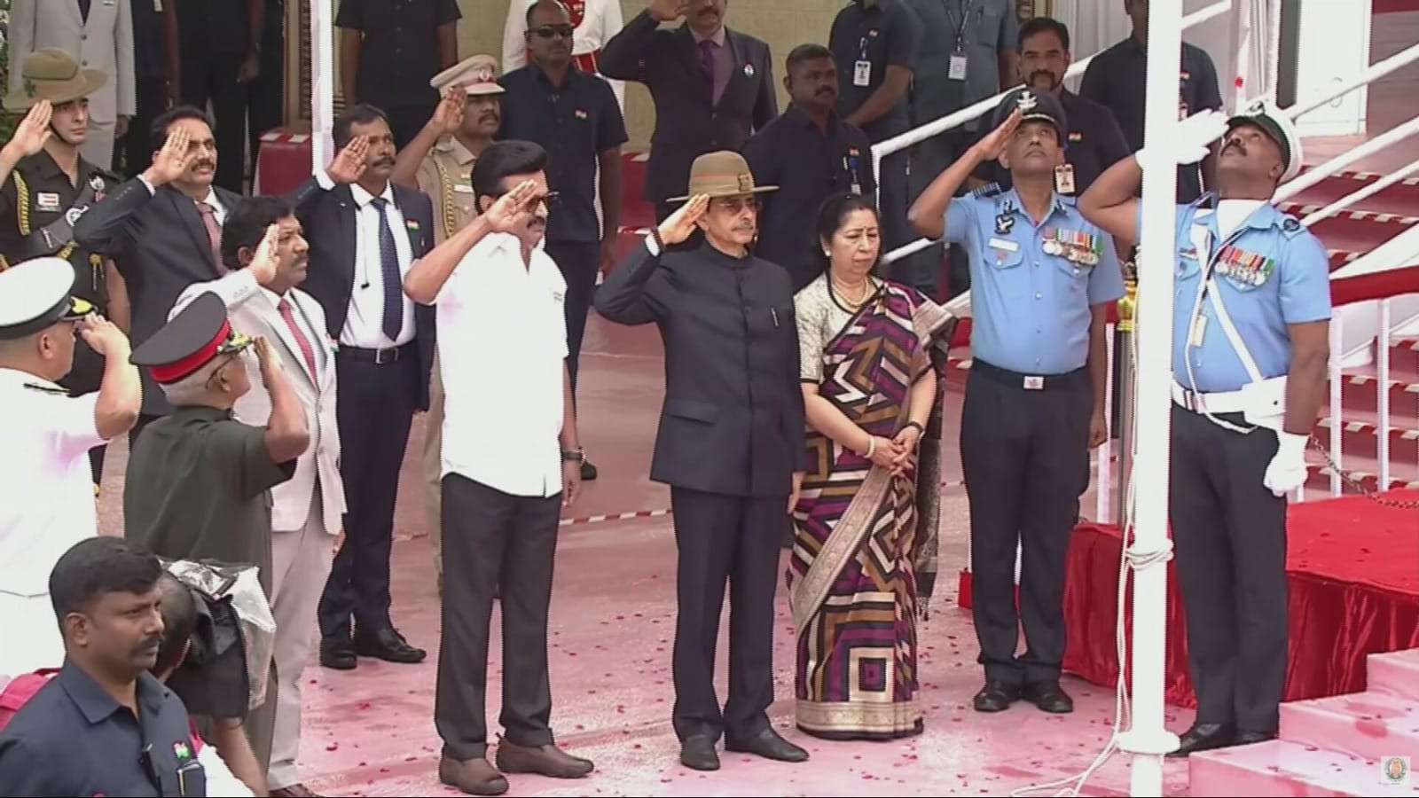 77-வது குடியரசு தின விழா..! 5 அடுக்கு பாதுகாப்பு...! சிறந்த காவல்நிலையம்...! கேடயம்...!