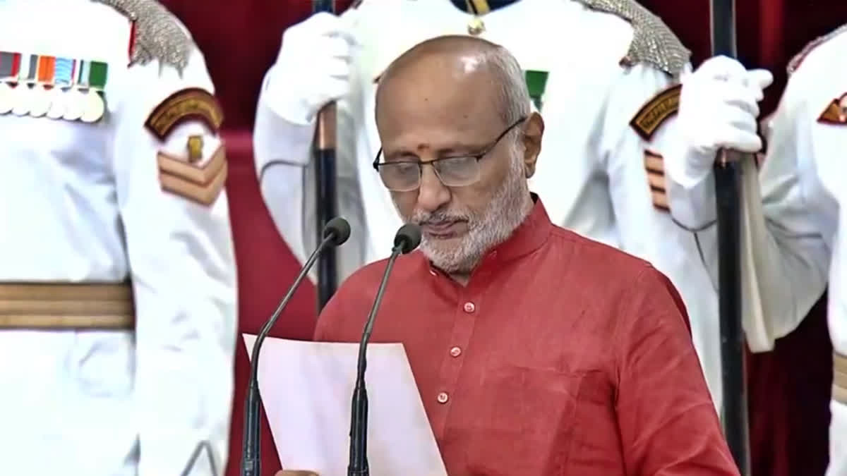 குடியரசுத் துணைத் தலைவராக சி.பி. ராதாகிருஷ்ணன் பதவியேற்பு...!