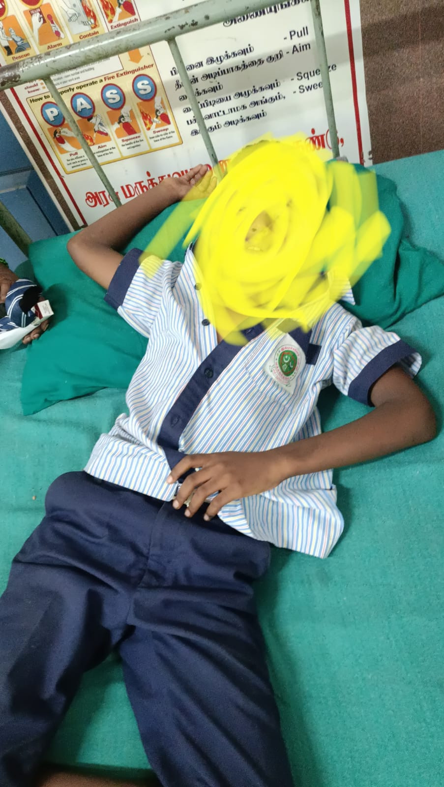 தேர்வுக்குப் பயந்து மாணவன் செய்த வினோத செயல்...! போலீஸ் அறிவுரை...!