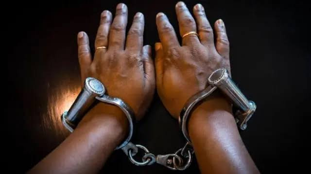 நூதன முறையில் கஞ்சா விற்ற வாலிபர் கைது..! 