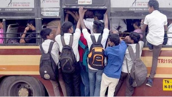 படிக்கட்டில் பயணம், நீதிபதிகள் எச்சரிக்கை..!!!