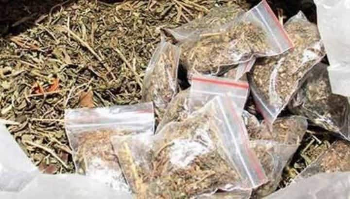 பைக்கில் கடத்தல்...! தனிப்படை அதிரடி வேட்டை...! 12.5 கிலோ பறிமுதல்...!