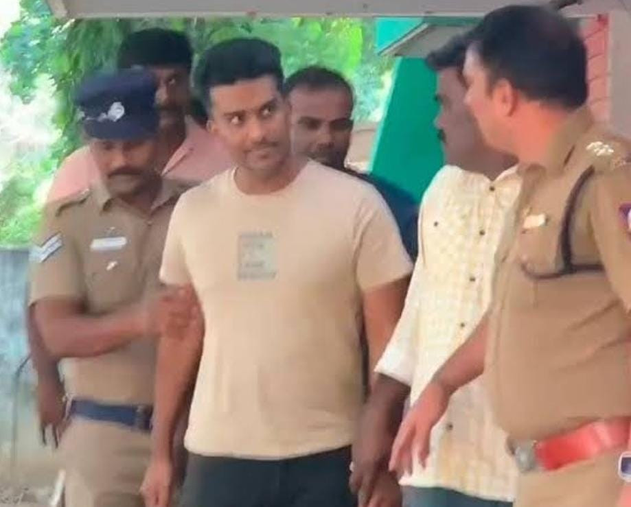 கிறிஸ்துவ பாதிரியார் ஜான் ஜெபராஜ் - ஜாமீன் மனு தள்ளுபடி  :