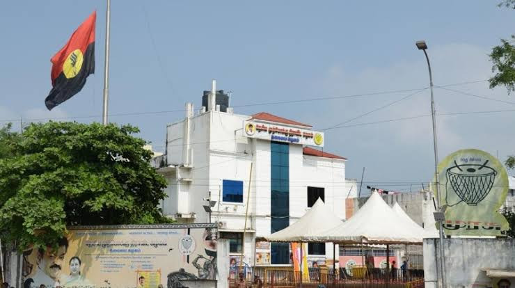 முதல் பொதுக்குழு கூட்டம்...! எங்கன்னு தெரியுமா...!