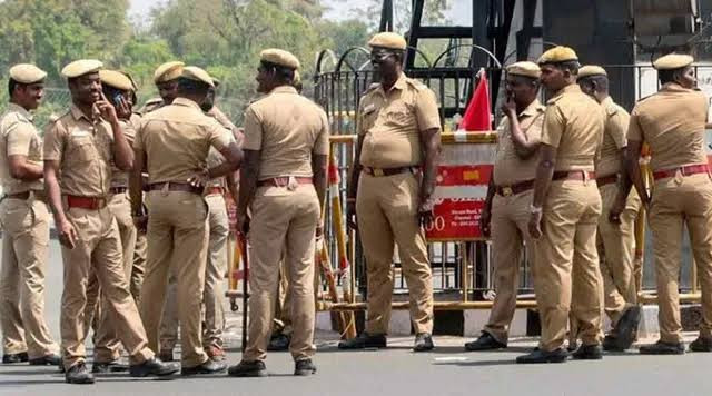 வடமாநில நபர் மரணம்...! உதவி ஆய்வாளர், காவலர் சஸ்பெண்ட்...!