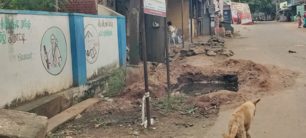 பள்ளிக் குழந்தைகளுக்கு பாதுகாப்பற்ற நிலையில்...! கண்டுகொள்ளாத நிர்வாகம்...!