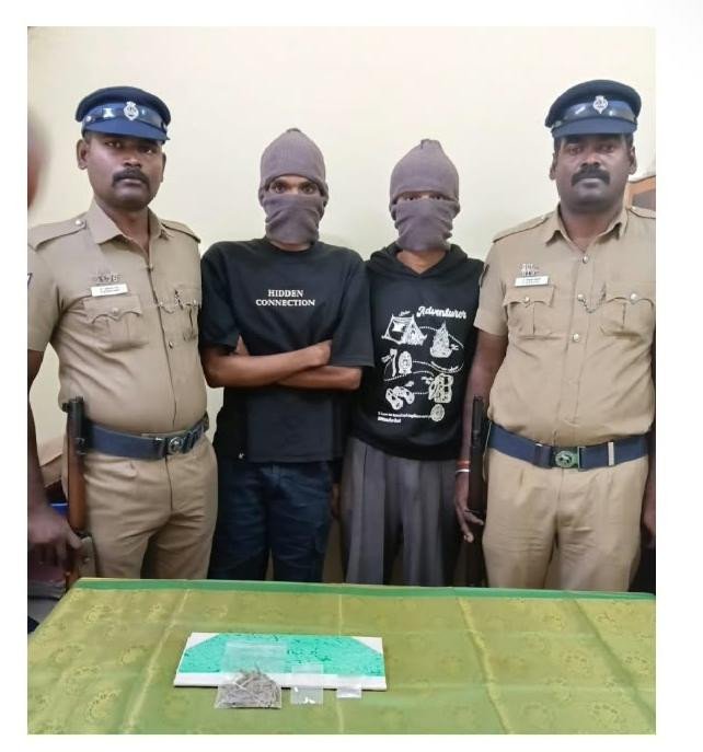 கொடைக்கானலில் போதைப் பொருட்கள் பறிமுதல் ! இருவரை தட்டி தூக்கிய போலீஸ் !!