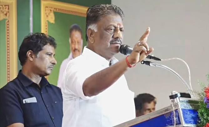 வரலாற்று புரட்சி...! மன்னிப்பு கேட்க வேண்டும்...! முன்னாள் முதல்வர் ஆவேசம்...!
