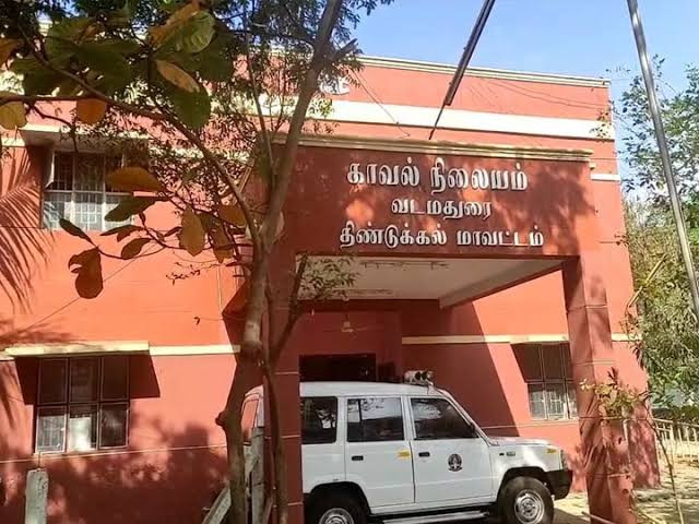 மாயமான 3 பள்ளி மாணவிகள்..! போலீசார் அதிரடி சோதனை...! பெற்றோர்கள் மகிழ்ச்சி...!